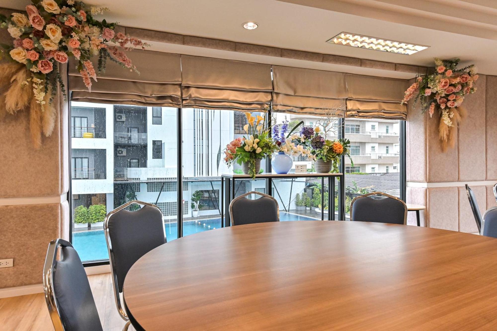 Shewin De Bangkok Hotel Bagian luar foto