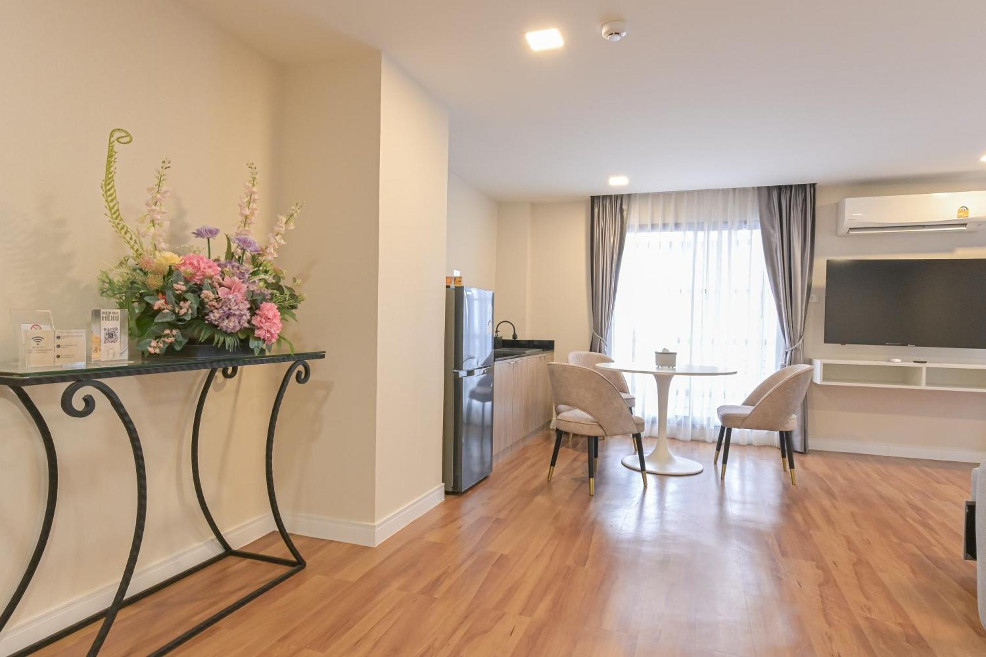 Shewin De Bangkok Hotel Bagian luar foto